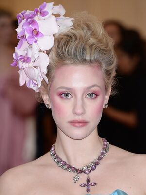 Lili Reinhart